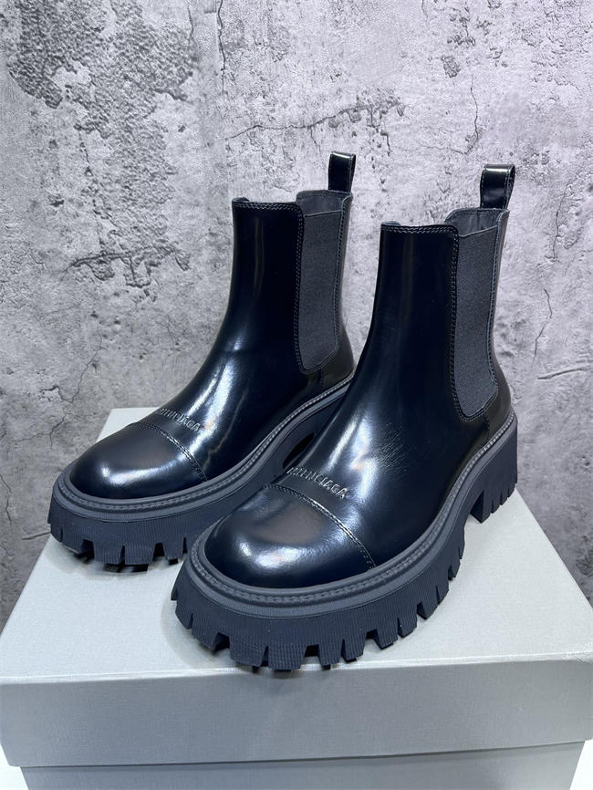 Ba*len*cia*ga boot