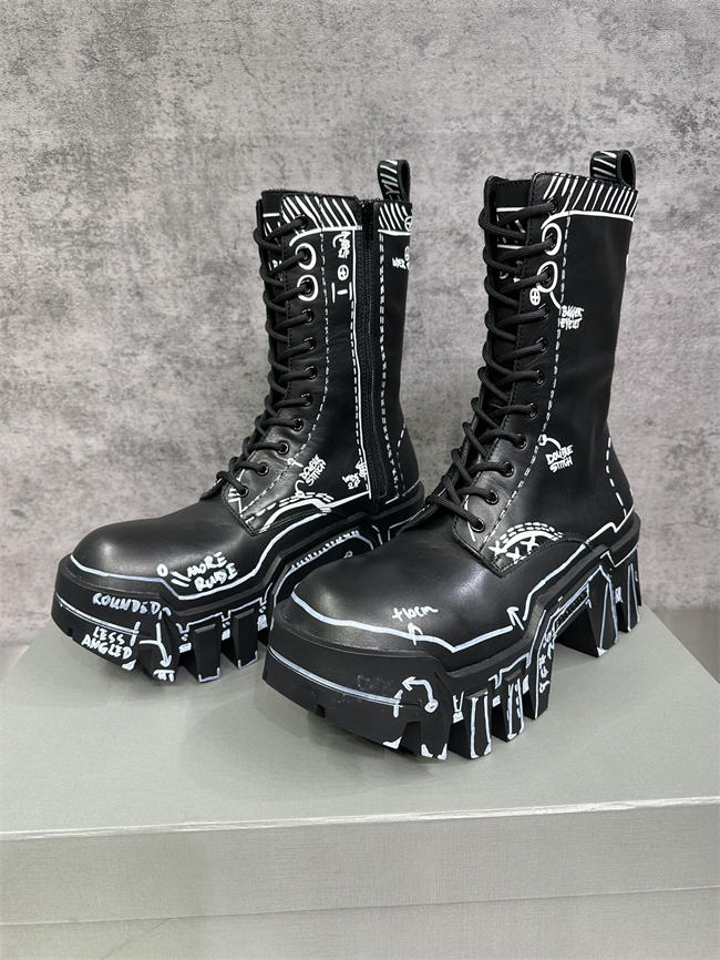 Ba*len*cia*ga boot