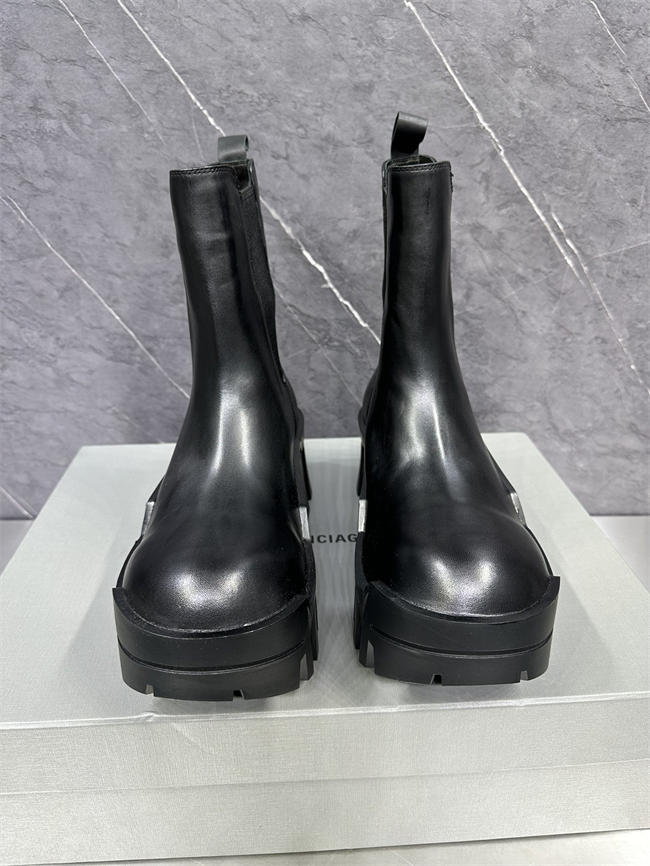 Ba*len*cia*ga boot