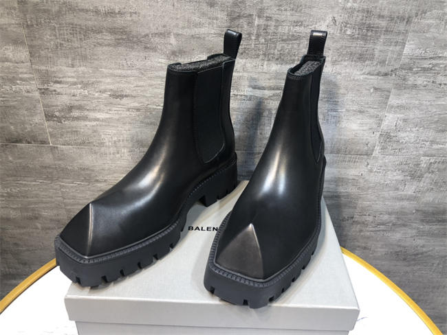 Ba*len*cia*ga boot