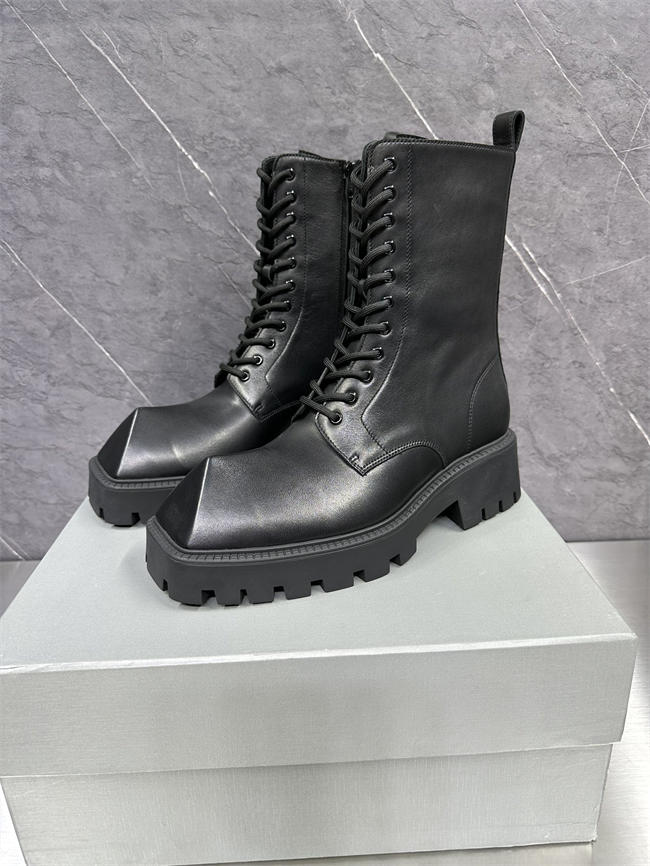 Ba*len*cia*ga boot