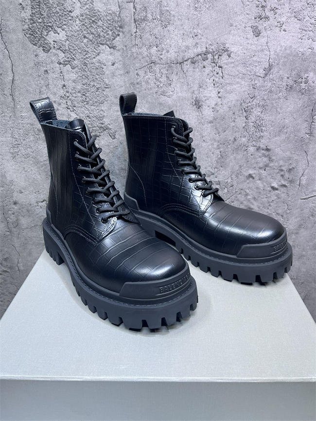 Ba*len*cia*ga boot