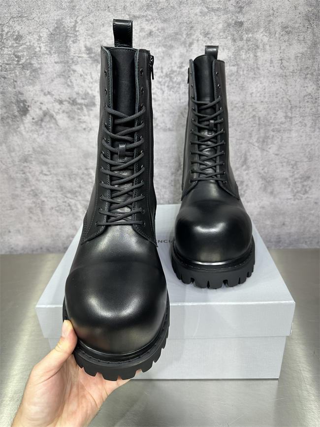 Ba*len*cia*ga boot