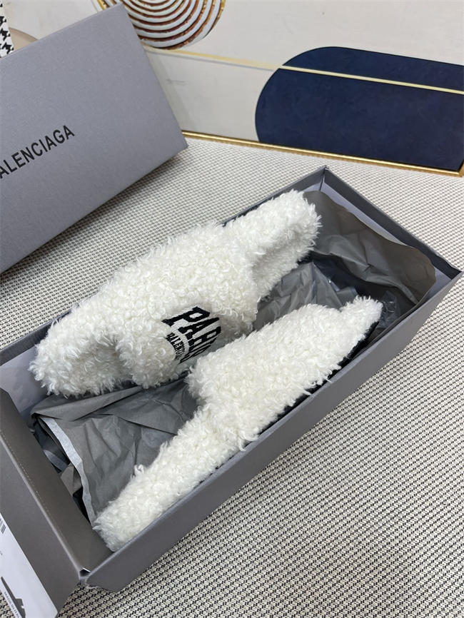 Ba*len*cia*ga furry slide sandal