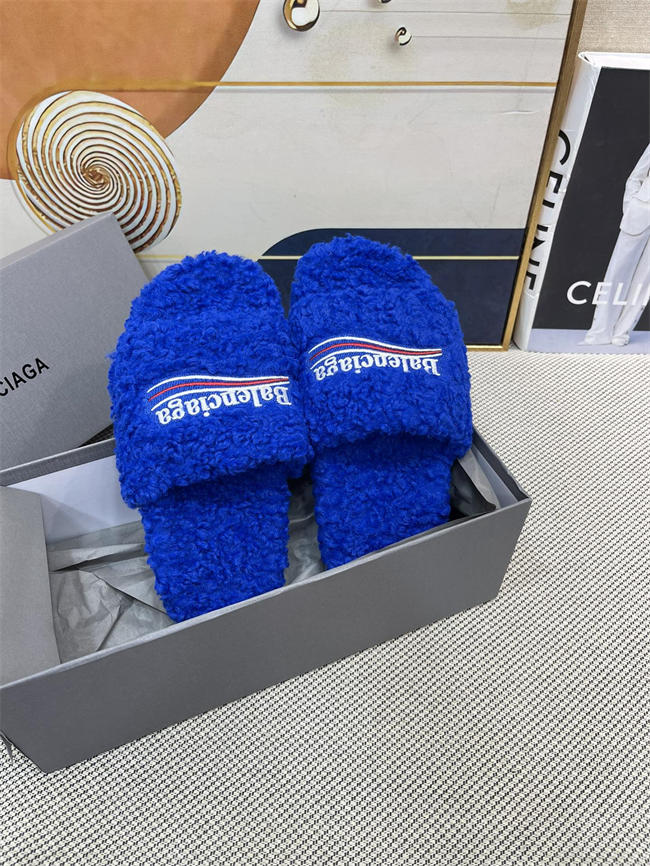 Ba*len*cia*ga furry slide sandal