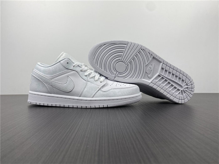 Jordan1 Triple White Tumbled Leather 553558-130