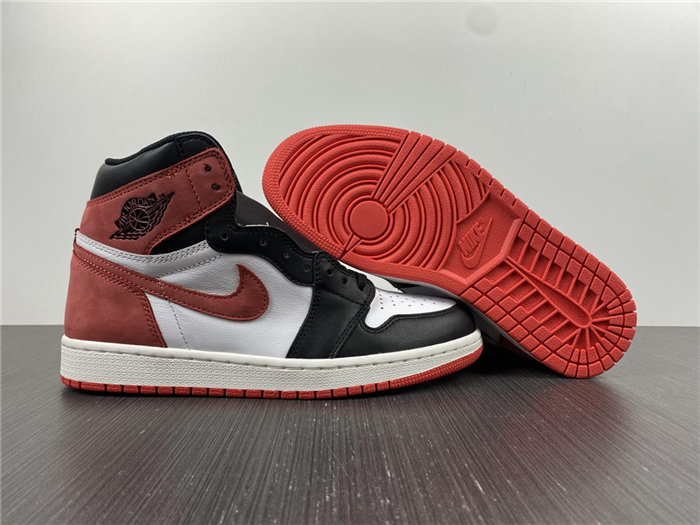 Jordan1 Retro Track Red 555088-112