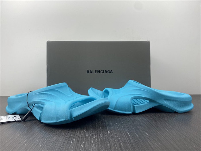 BLCG SLIPPERS