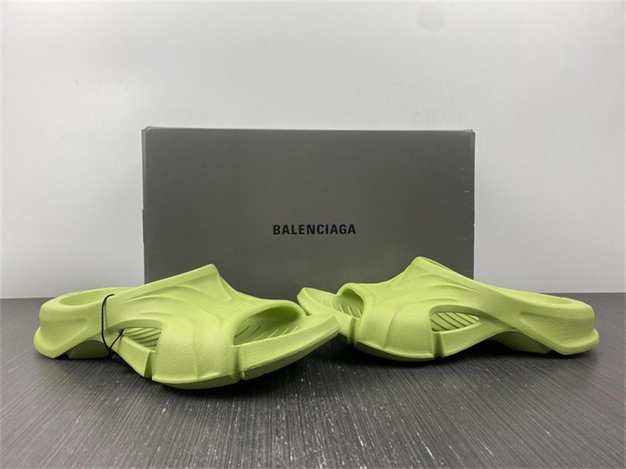 BLCG SLIPPERS
