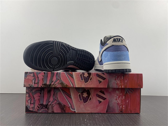 Nike SB Dunk  LF0039-014
