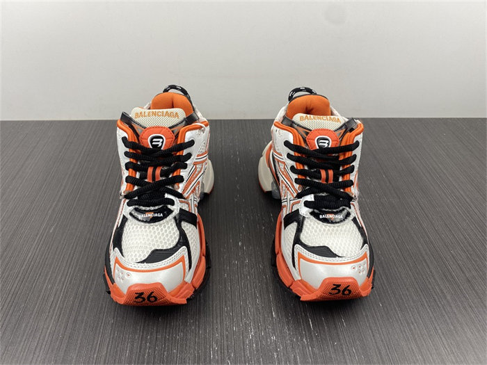 BLCG Runner Orange  677402 W3RB7 9051