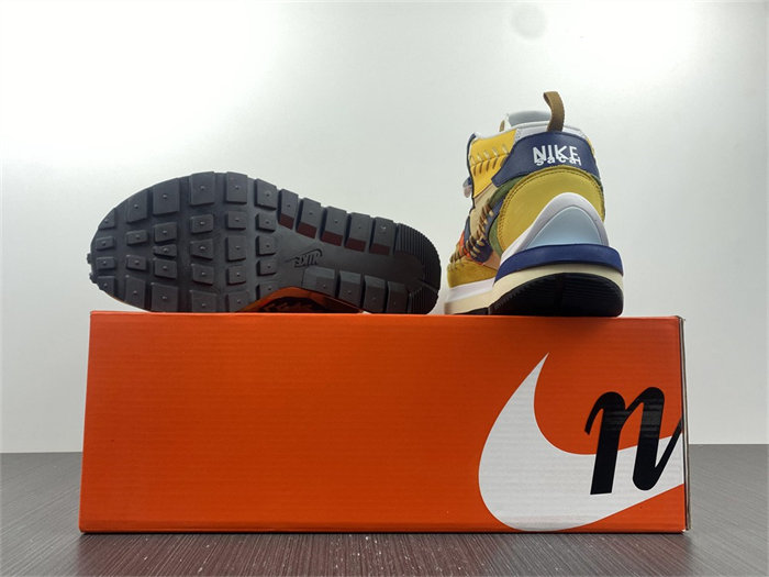 Nike Vaporwaffle sacai Jean Paul Gaultier Sesame Blue