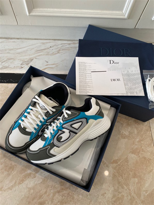 DR B30 Sneakers