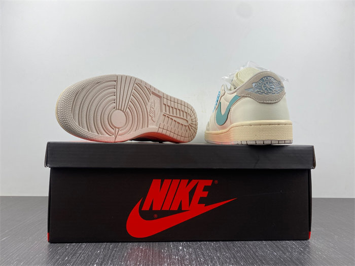 Travis Scott x Air Jordan 1 Low  DM7866-102