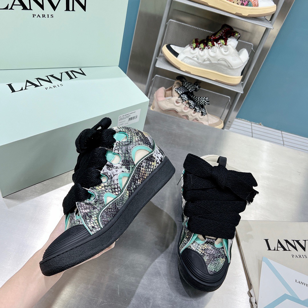 Lanvon Leather Curb 2