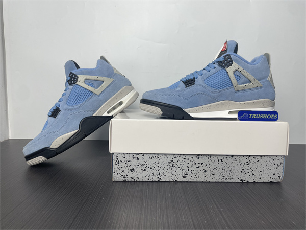 Jordan 4 Retro University Blue CT8527-400