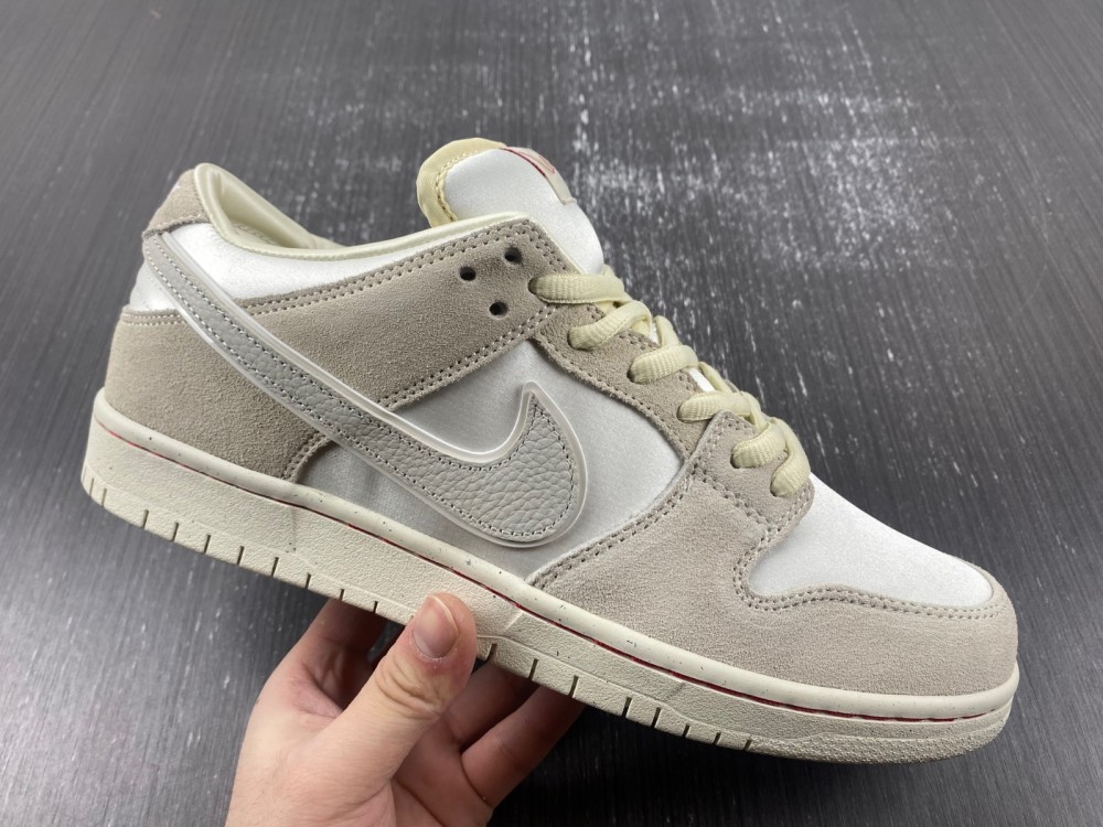 Nike SB Dunk Low Premium “Valentine’s Day  FZ5654-100