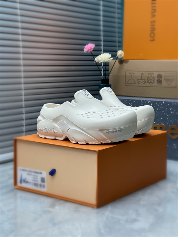 LV1S 002