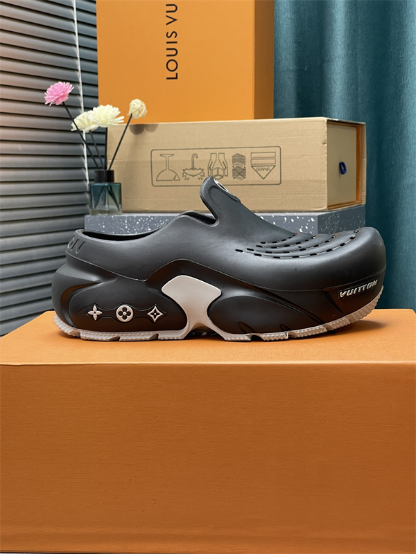 LV1S 003