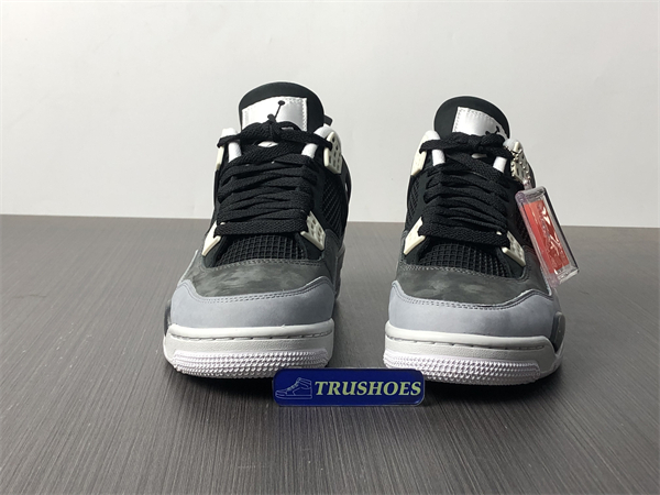 AIR JORDAN 4 RETRO 