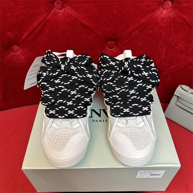 Lanvon Curb Sneaker 29