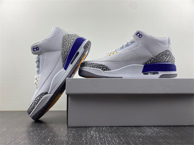 869802-907 Jordan 3/8 Retro