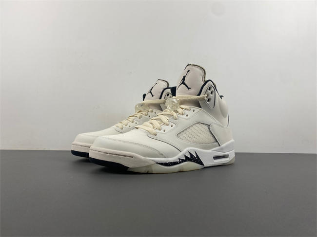 Air Jordan AIR JORDAN 5 RETRO ''WHITE BLACK'' DD0587-110