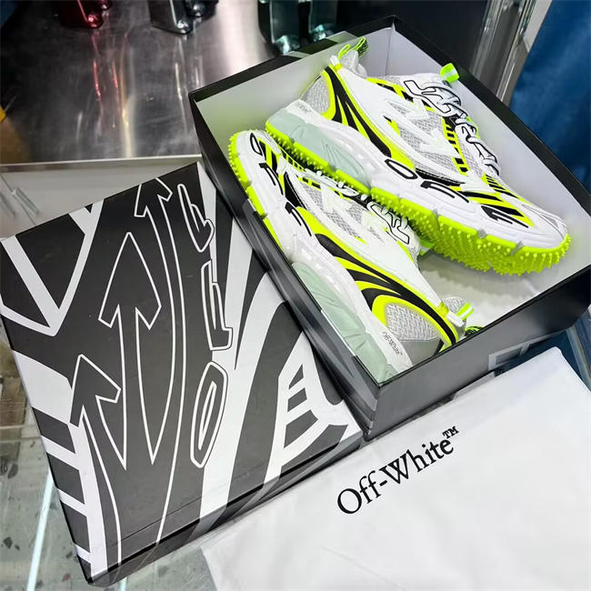 OFF-WHITE Be Right Back