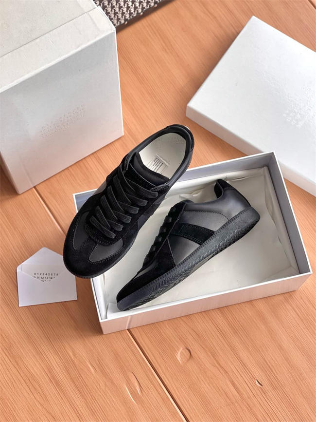 ma*s*n Ma*i*la sneaker