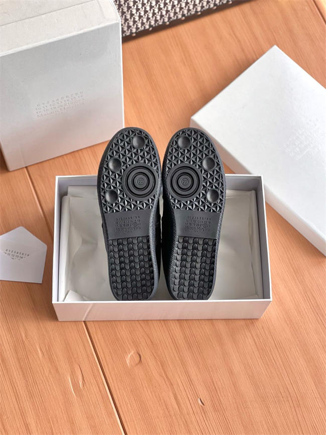 ma*s*n Ma*i*la sneaker