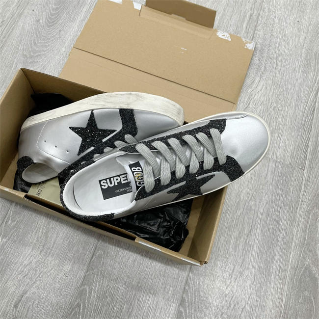 Golden Goose Sneaker