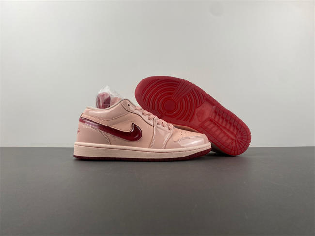 Air Jordan 1 Retro Low